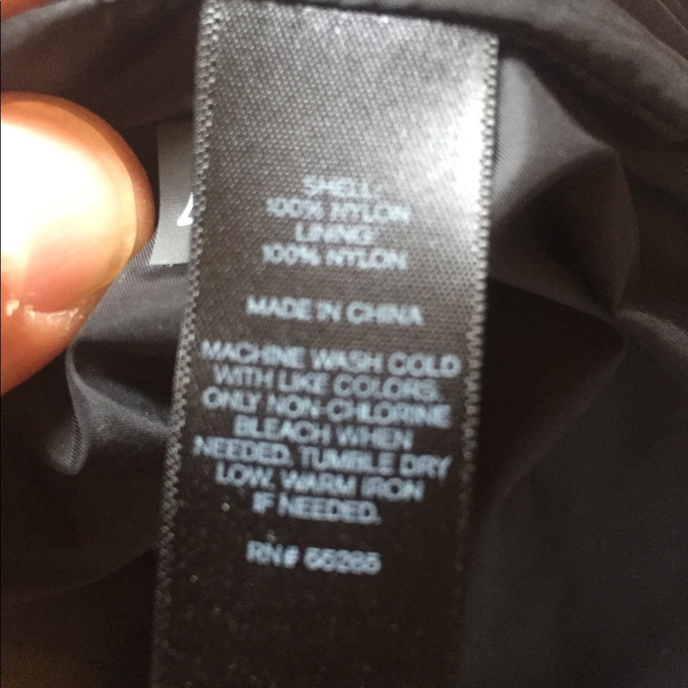 Express Men's Small Express Tech Winter Vest - Picture 8 of 8